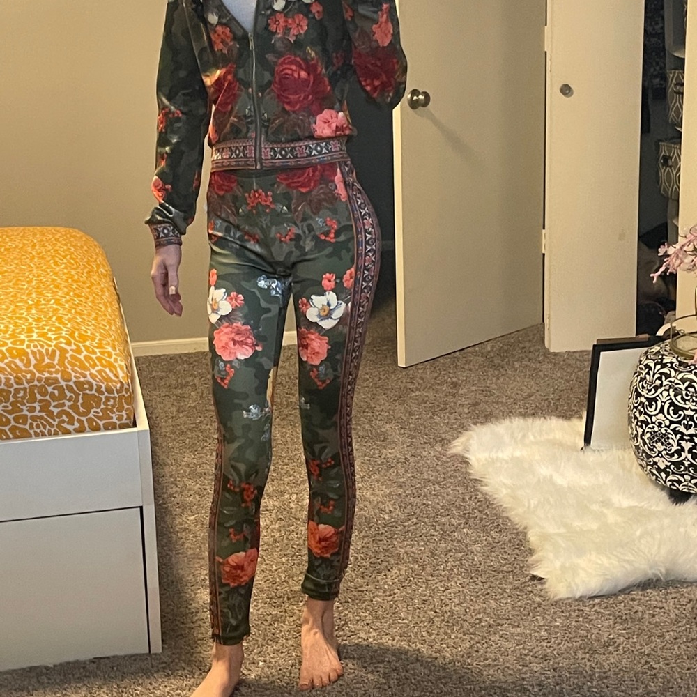 Two piece set